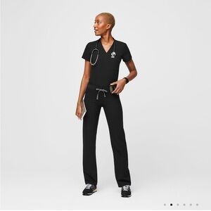 Figs Women Livingston Basic Scrub Pants V Neck one pocket Top Set XL